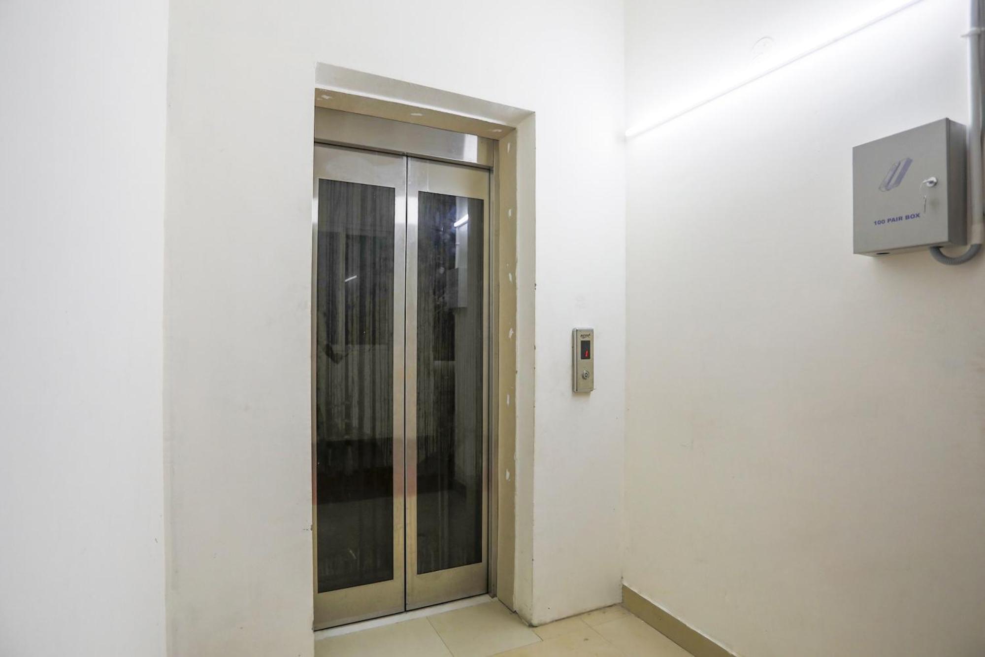 Hotel O Jsb Hotel Faridabad Exterior foto